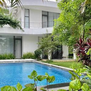 Biệt Thự và Khu Nghỉ Dưỡng Ivory